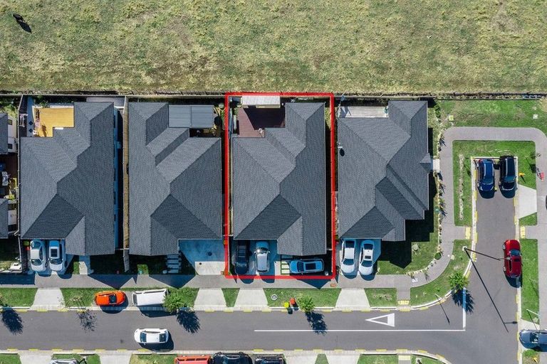 Photo of property in 3 Silver Beech Street, Takanini, 2110