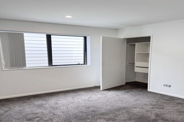 Photo of property in 116b Cascades Road, Pakuranga Heights, Auckland, 2010