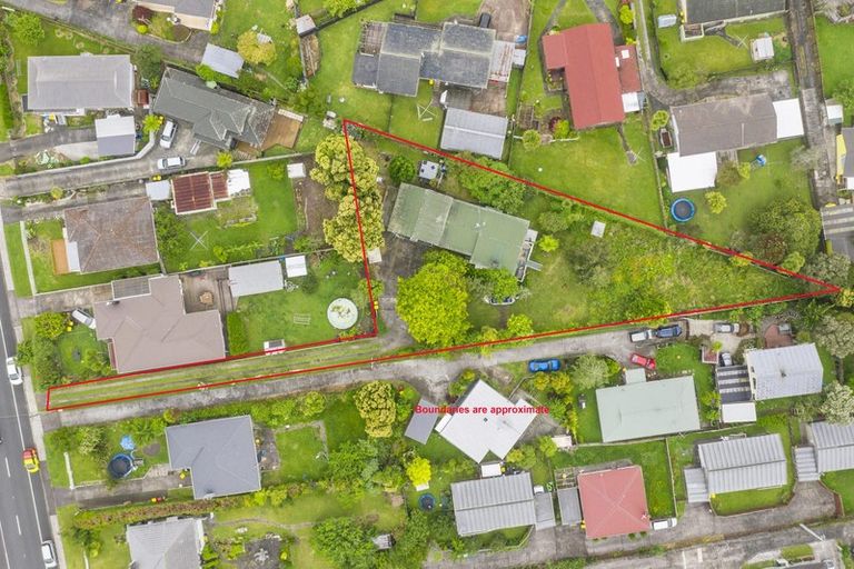 Photo of property in 139 View Road, Sunnyvale, Auckland, 0612