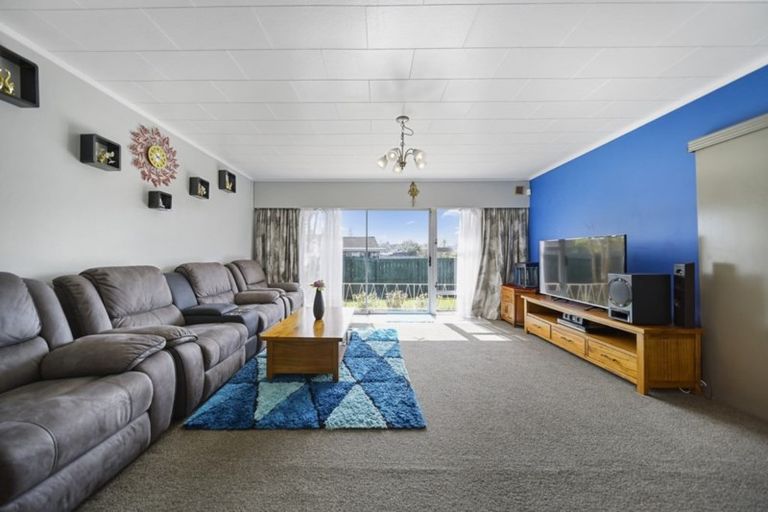 Photo of property in 2/1 Susanne Place, Pakuranga, Auckland, 2010