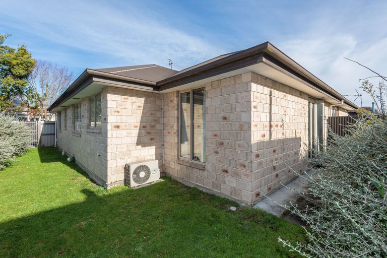 Photo of property in 65a Cleveland Street, Edgeware, Christchurch, 8013