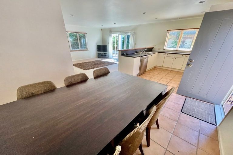 Photo of property in 2/2 Evan Street, Belmont, Auckland, 0622