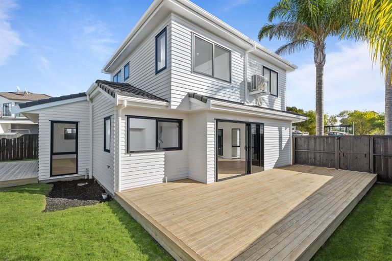 Photo of property in 10 Ashley Avenue, Long Bay, Auckland, 0630