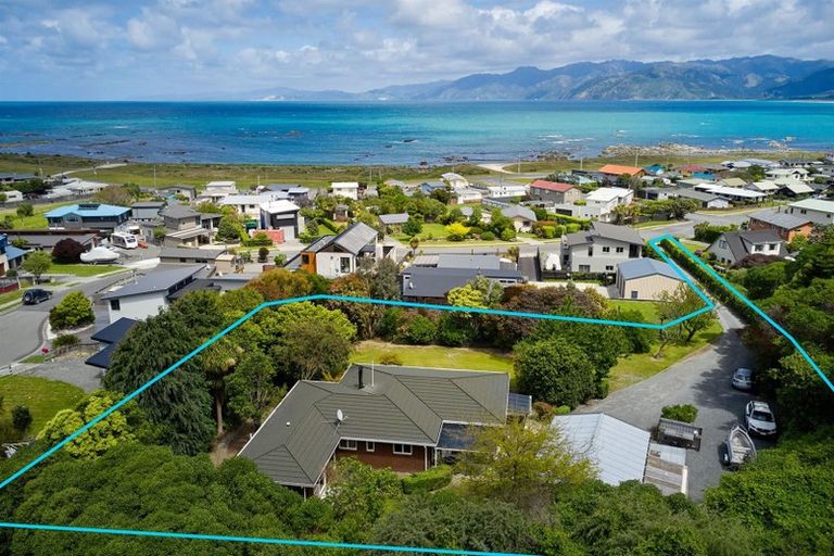 Photo of property in 42 Kotare Place, South Bay, Kaikoura, 7300