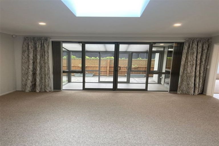 Photo of property in 2/61 Colombo Street, Cashmere, Christchurch, 8022