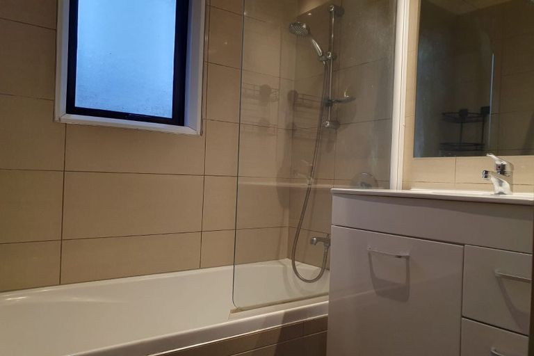 Photo of property in 71 Stottholm Road, Titirangi, Auckland, 0604