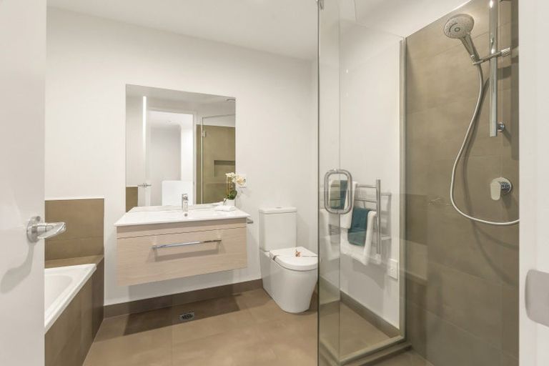 Photo of property in 66b Marendellas Drive, Bucklands Beach, Auckland, 2014