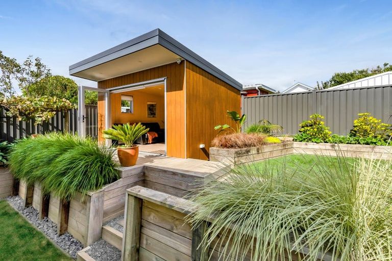 Photo of property in 73 Hine Street, New Plymouth, 4310