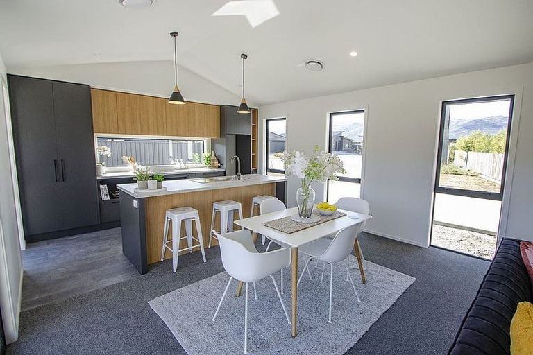 Photo of property in 13 Phoenix Place, Cromwell, 9310