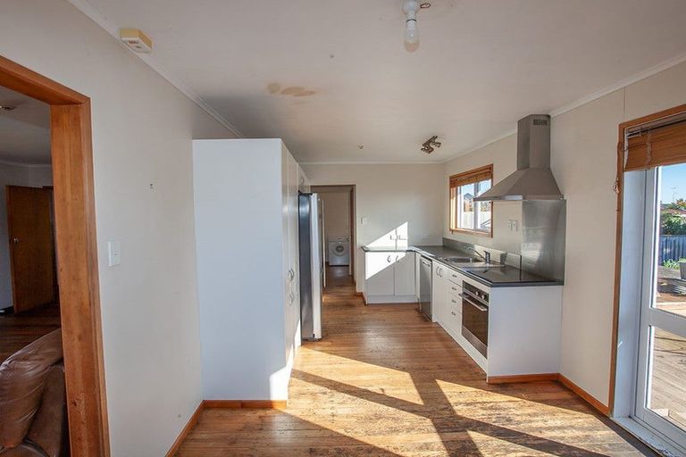 Photo of property in 15 Bayly Street, Waitara, 4320