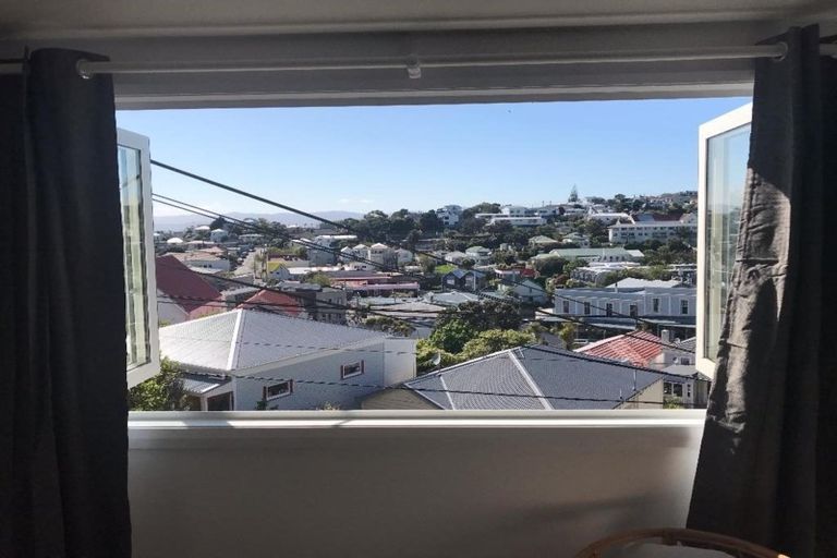 Photo of property in 19 Charlotte Avenue, Brooklyn, Wellington, 6021