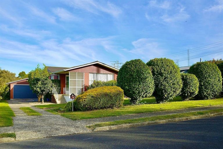 Photo of property in 3 Carter Drive, Pomare, Rotorua, 3015