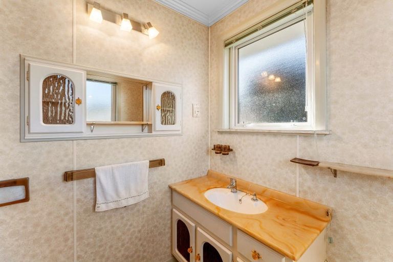 Photo of property in 36 Totara Park Road, Clouston Park, Upper Hutt, 5018