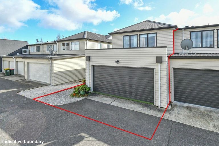 Photo of property in 47 Popokatea Drive, Takanini, 2112