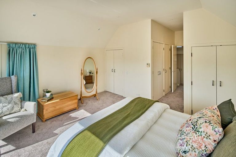 Photo of property in 63 Roxburgh Street, Mount Victoria, Wellington, 6011