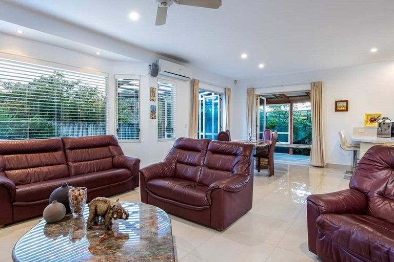 Photo of property in 1/12 Brook Street, Milford, Auckland, 0620