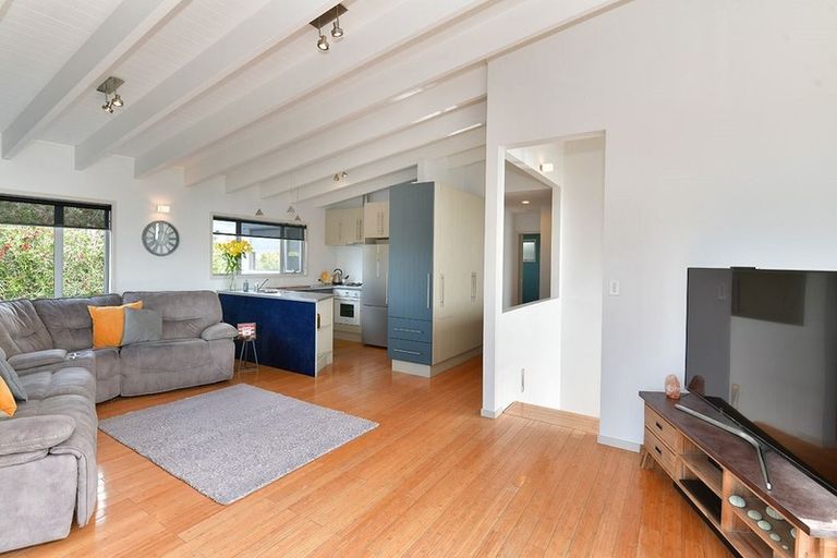 Photo of property in 52a Everard Avenue, Army Bay, Whangaparaoa, 0930