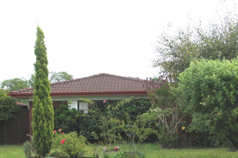 Photo of property in 1 Papatahi Place, Henderson, Auckland, 0610