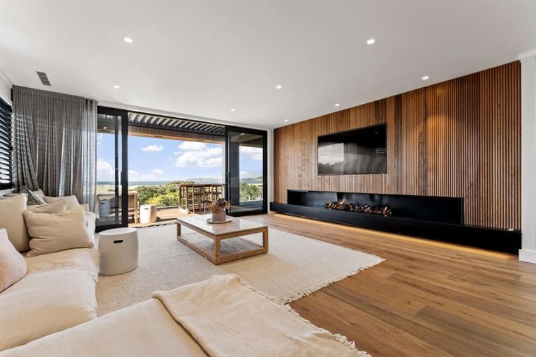 Photo of property in 8 Lagoon Way, Omaha, 0986