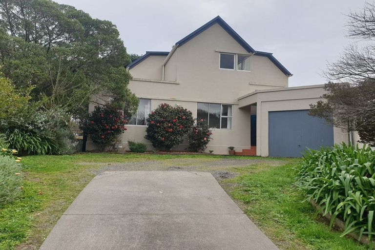Photo of property in 121 Renown Road, Raumati South, Paraparaumu, 5032