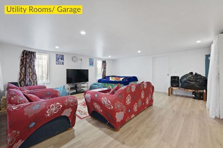 Photo of property in 6 Aden Place, Clendon Park, Auckland, 2103