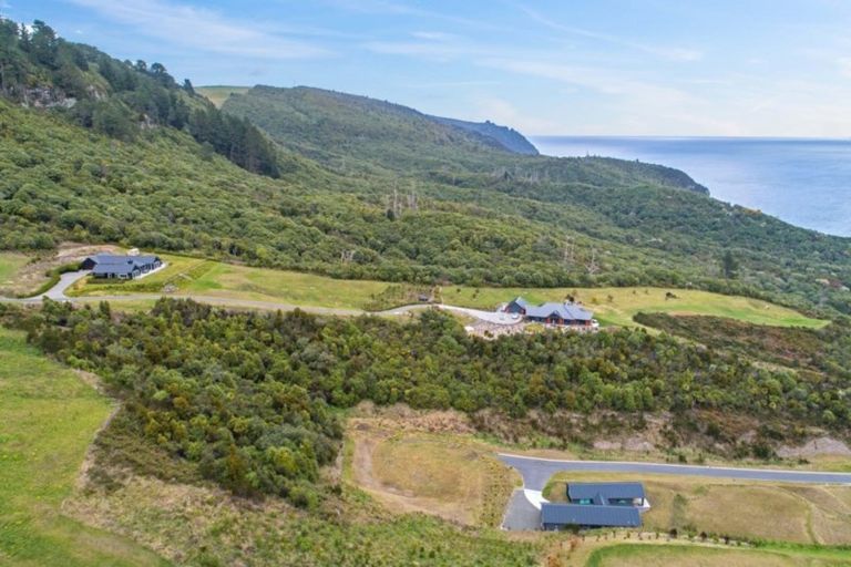 Photo of property in 15 Sparrowhawk Way, Kinloch, Taupo, 3377