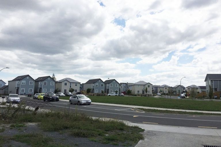 Photo of property in 29 Stitchbird Crescent, Papakura, 2110