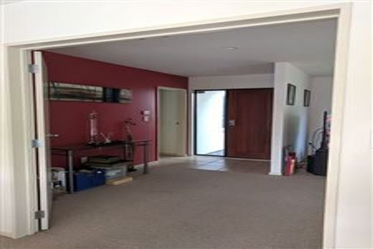 Photo of property in 140 Upper Harbour Drive, Greenhithe, Auckland, 0632