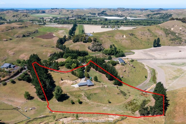 Photo of property in 690 Swamp Road, Puketapu, Napier, 4183