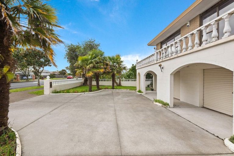 Photo of property in 44 Bradbury Road, Botany Downs, Auckland, 2010