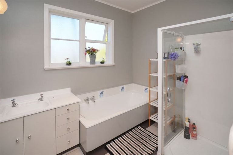 Photo of property in 2 Reeves Street, Cheviot, 7310