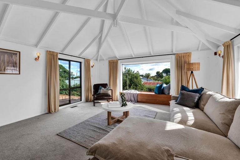 Photo of property in 15f Glen Almond Street, New Plymouth, 4310