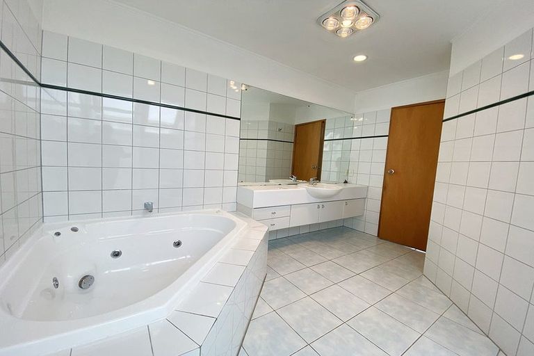 Photo of property in 212 Whitford Road, Shamrock Park, Auckland, 2016