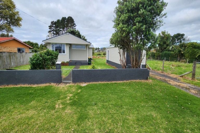 Photo of property in 17 Cumming Street, Okato, 4335