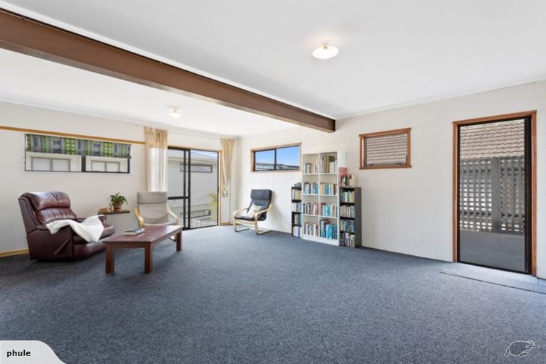 Photo of property in 1/126 Carlisle Road, Browns Bay, Auckland, 0632