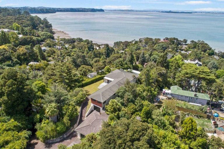Photo of property in 116 Wood Bay Road, Titirangi, Auckland, 0604