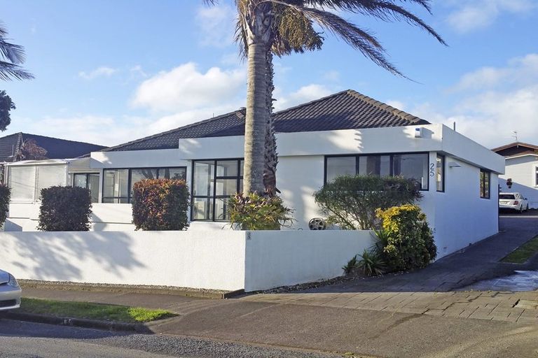 Photo of property in 2/25 Walter Street, Hauraki, Auckland, 0622