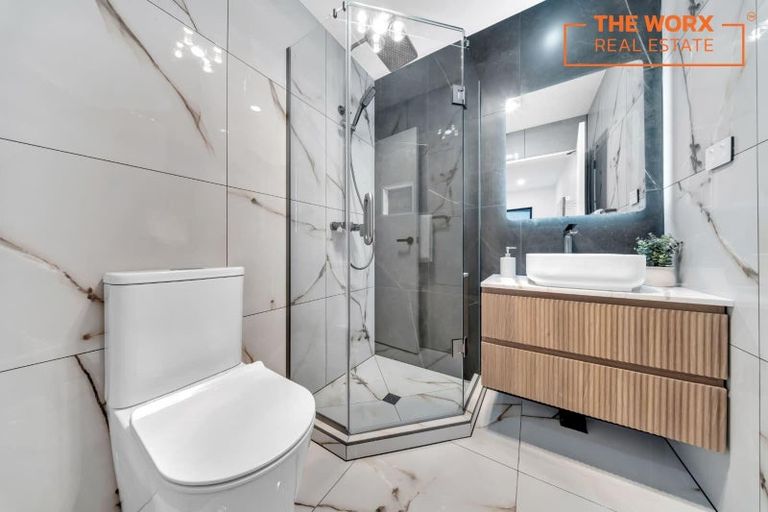 Photo of property in 106b Edgewater Drive, Pakuranga, Auckland, 2010