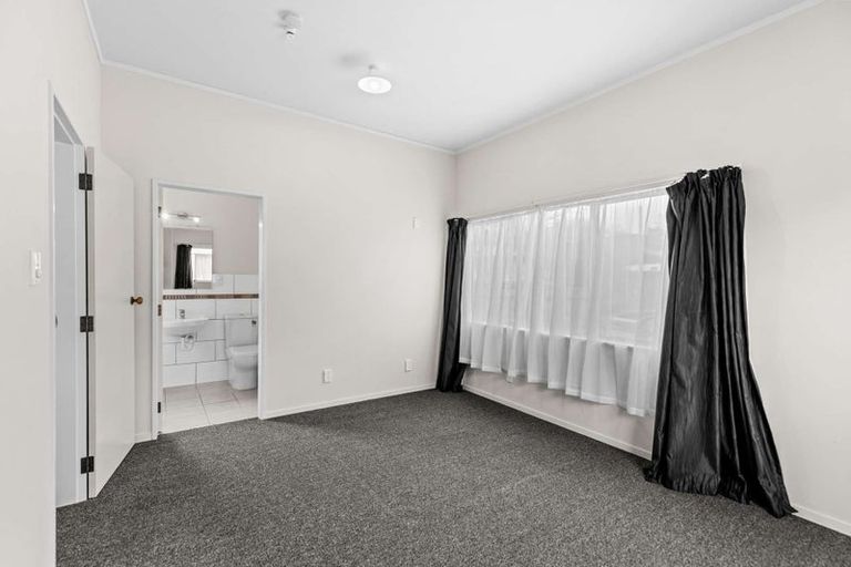 Photo of property in 3 Kirkcaldie Grove, Levin, 5510