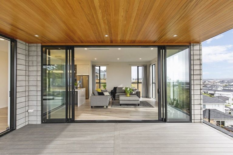 Photo of property in 98 Wainui Road, Silverdale, 0932