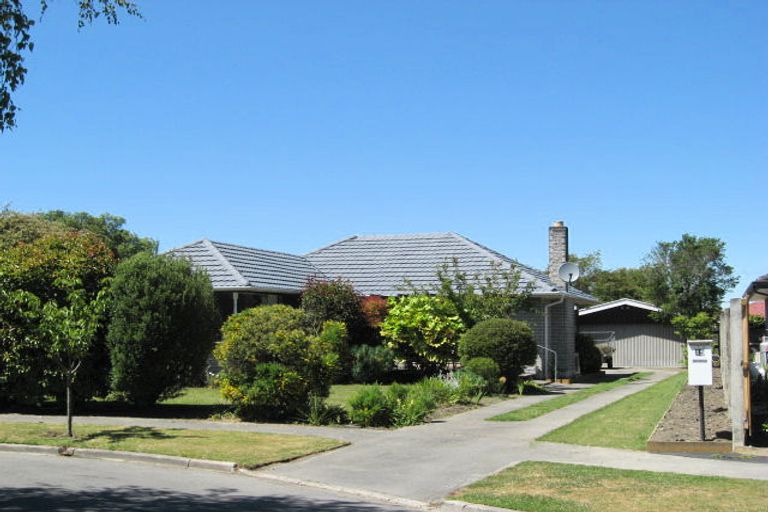 Photo of property in 15 Elwyn Place, Avonhead, Christchurch, 8042