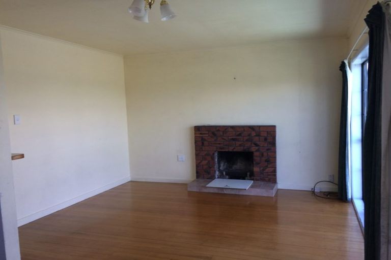 Photo of property in 1/120 Archibald Road, Kelston, Auckland, 0602