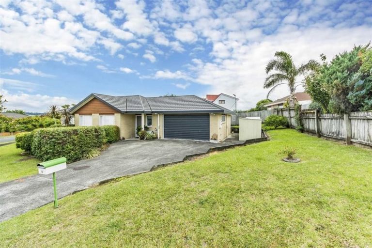 Photo of property in 10 Gala Place, Henderson, Auckland, 0612