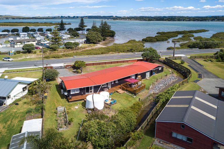 Photo of property in 562 Leigh Road, Whangateau, Warkworth, 0985