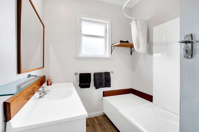 Photo of property in 68 Seddon Street, Takaro, Palmerston North, 4412