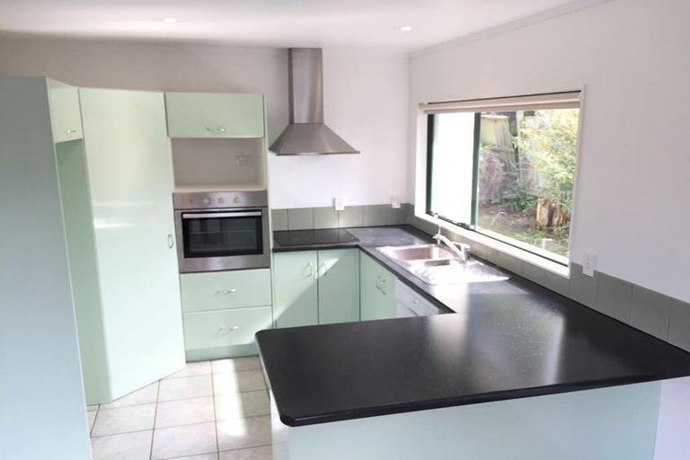 Photo of property in 9a Wiriana Place, Stanmore Bay, Whangaparaoa, 0932