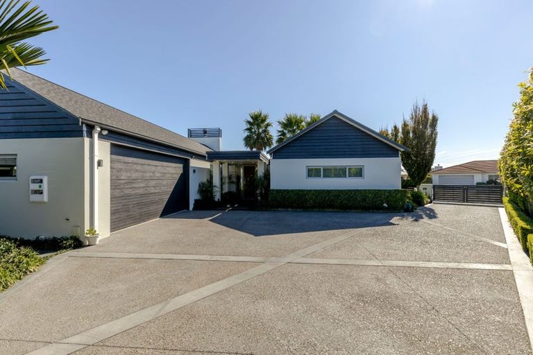 Photo of property in 5 Tupuhi Place, Highlands Park, New Plymouth, 4312