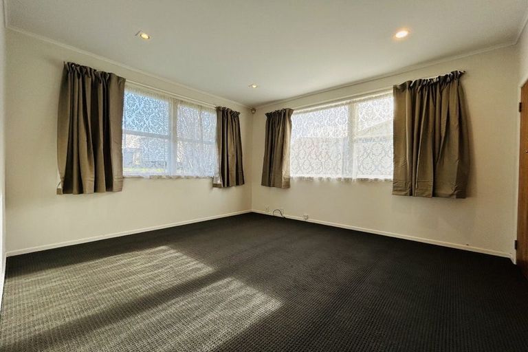Photo of property in 156 Astley Avenue, New Lynn, Auckland, 0600