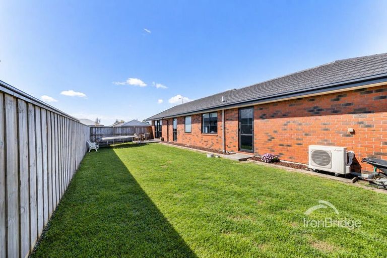 Photo of property in 15 Woodford Avenue, Woodend, 7610