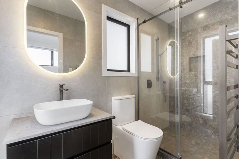 Photo of property in 39a Hyde Road, Rothesay Bay, Auckland, 0630